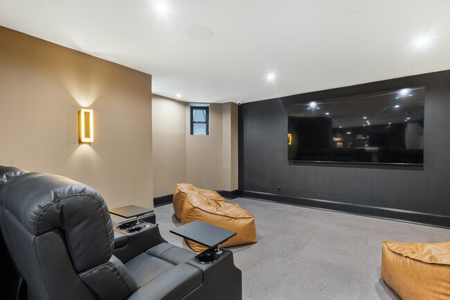 Continental/Blacherne-Theatre Lounge