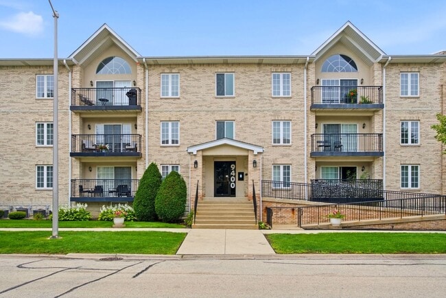 Building Photo - 9400 S 79th Ave Unit 2E