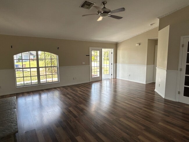 Photo - Unique 3/2 + Den home in great location