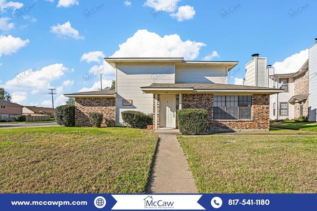 Building Photo - 600 Starlinda Ct