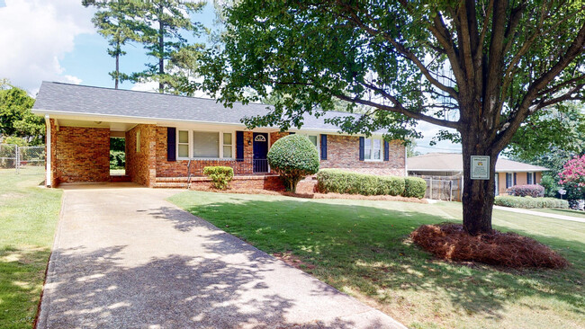 Building Photo - 925 Avocado St Rental