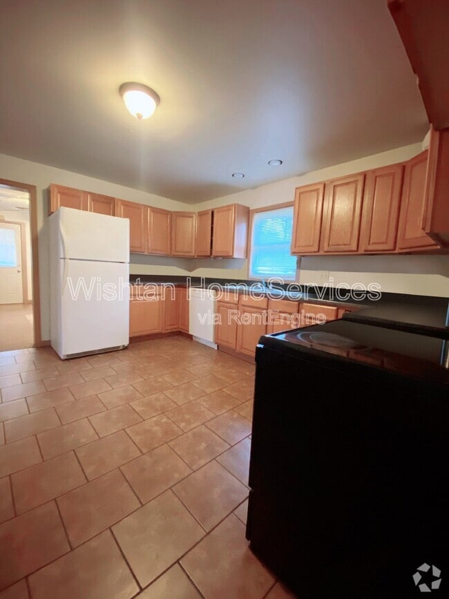 Building Photo - 524 N Johnson St Rental