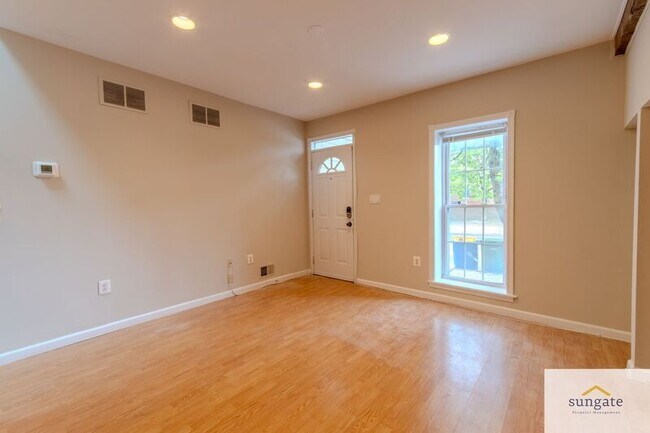 Photo - 1632 Light St