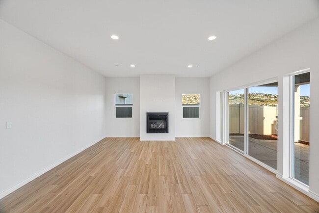 Photo - 4 Bedroom house with view