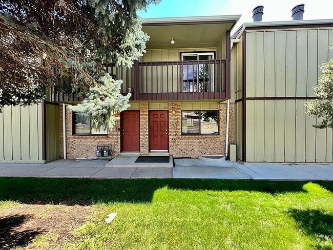 Front Door and Balcony - 570 Vance St Rental