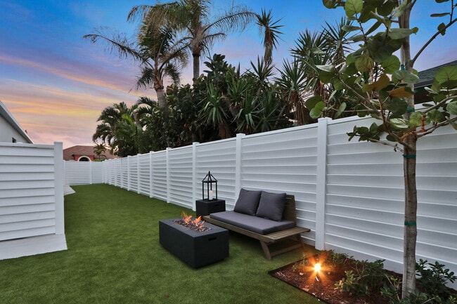 Photo - 441 S Lyra Cir