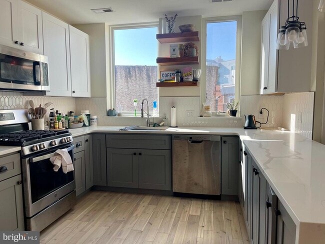 Photo - 2547 Grays Ferry Ave