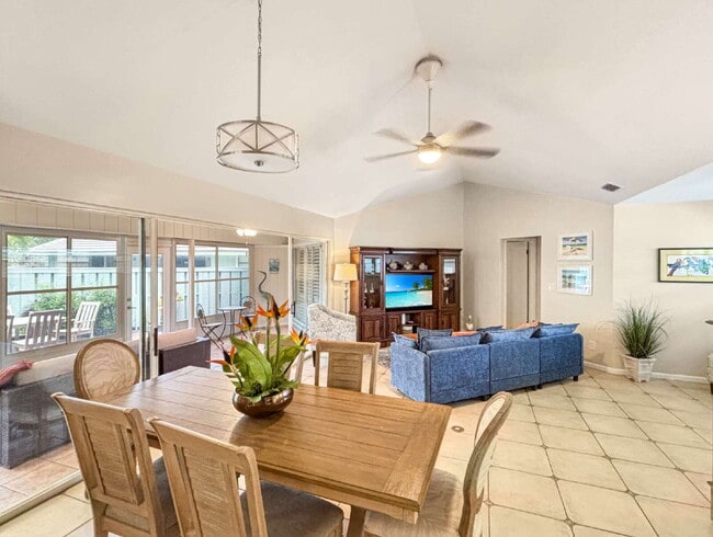 Building Photo - Newly Renovated Furnished Condo in Bella Vista | Ground Floor | Jupiter Unit Apt 8A