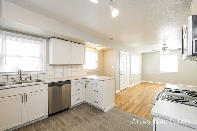 Photo - 1131 Geneva St