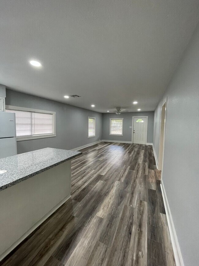 Photo - House For Rent In Sulphur