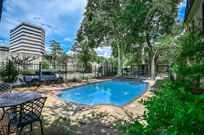 Photo - 4515 Briar Hollow Pl Condominio Unidad 112