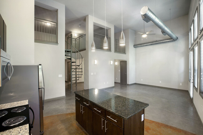 Building Photo - Elle West Ave Rental
