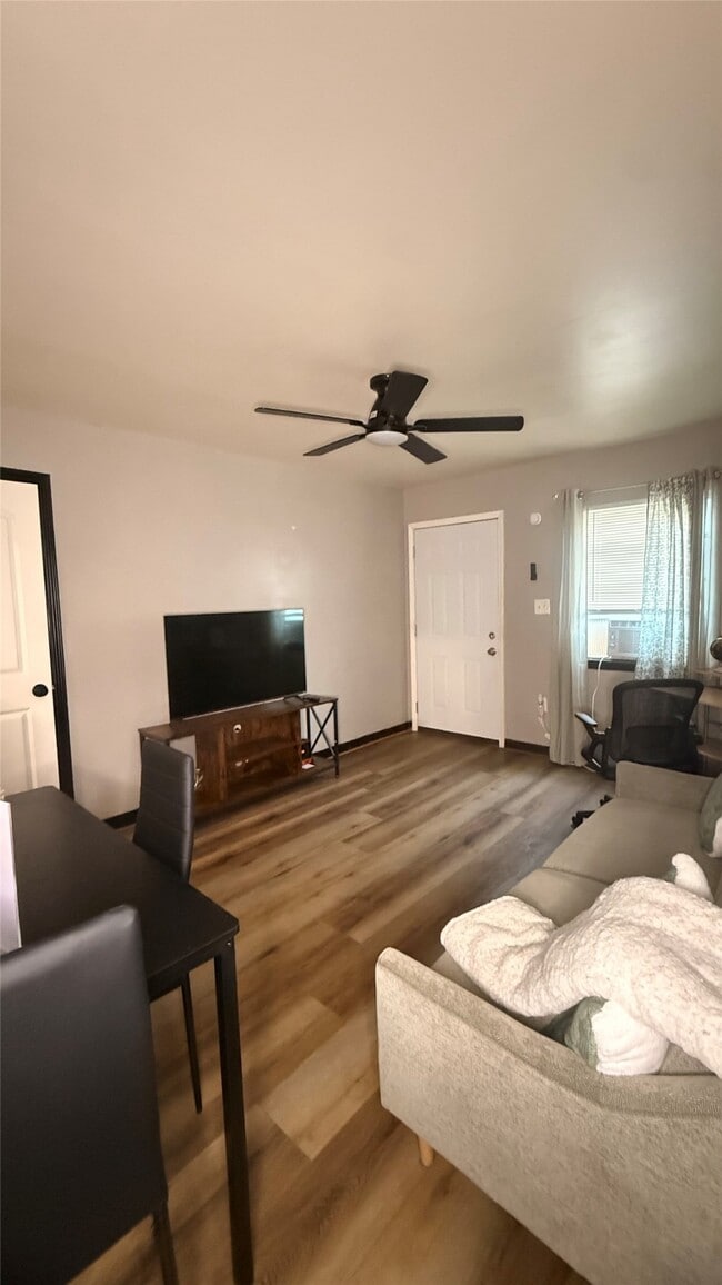 Photo - 2619 Canfield St Unit 1