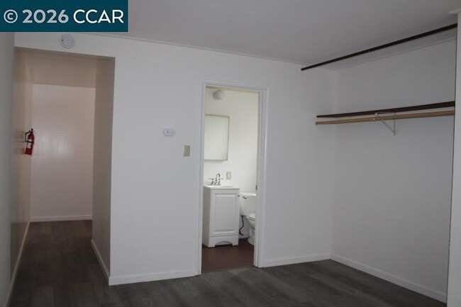 Photo - 2033 Nevin Ave Unidad 2033