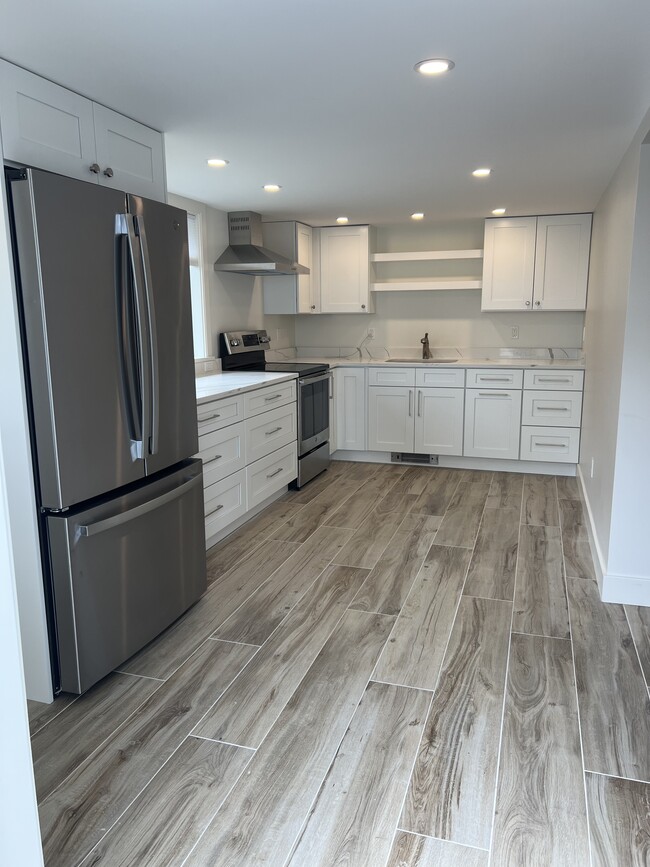 Building Photo - 1 Rose Ln Unit UB