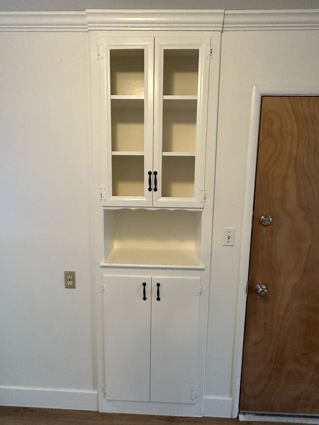 Photo - 766-767 Watson St and Tulare Ave Duplex Unidad 341 W. Tulare Ave.