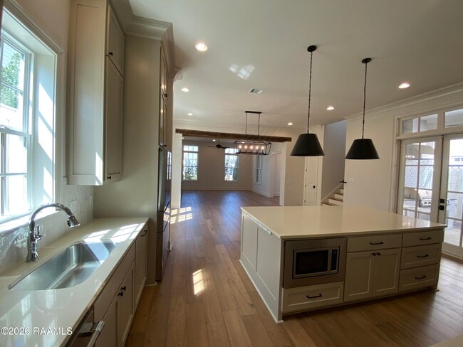 Photo - 2110 Belfleur St