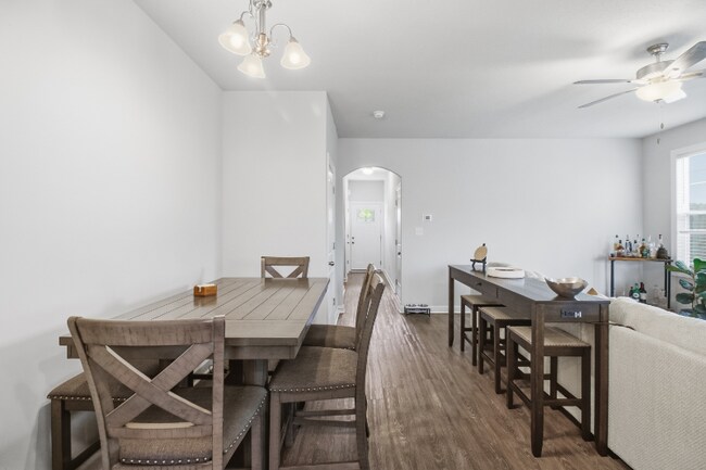 Photo - 2013 Folkstone Wds Ln