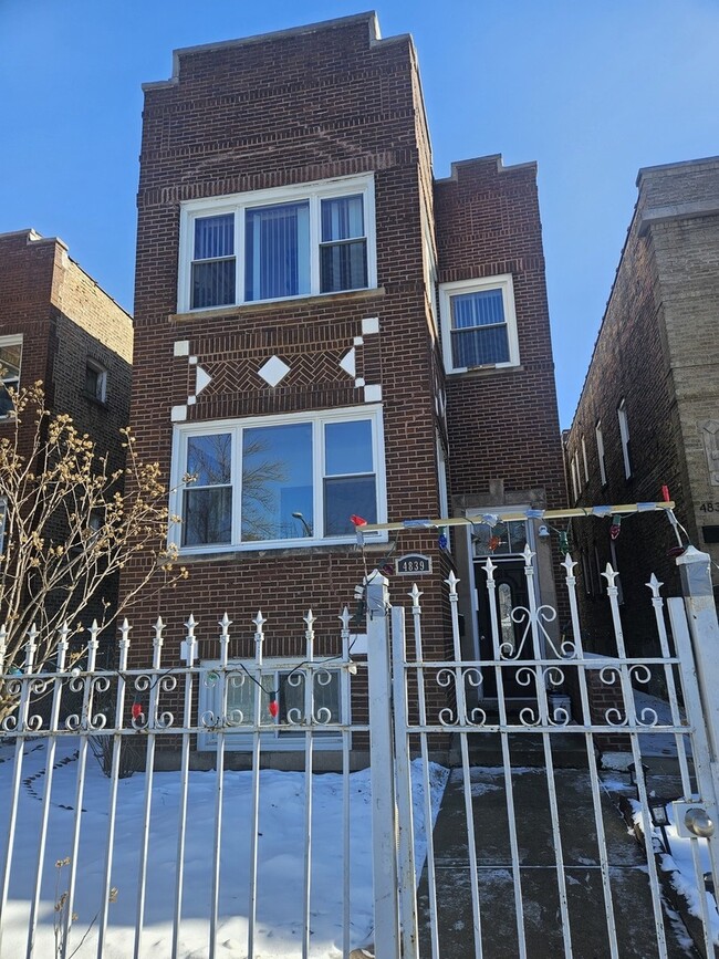 Building Photo - 4839 N Lawndale Ave Unit 1