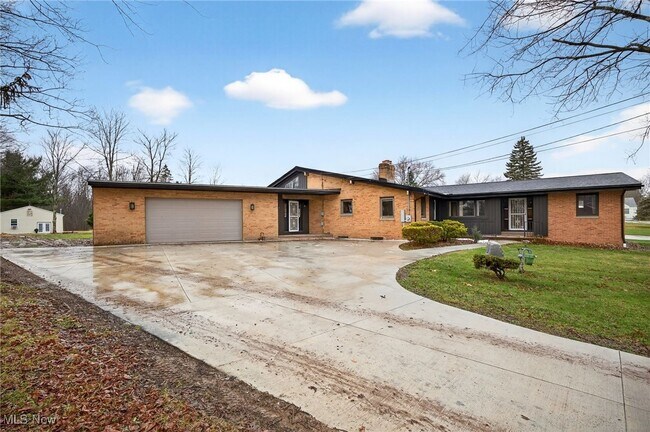 Photo - 3863 Wiltshire Rd