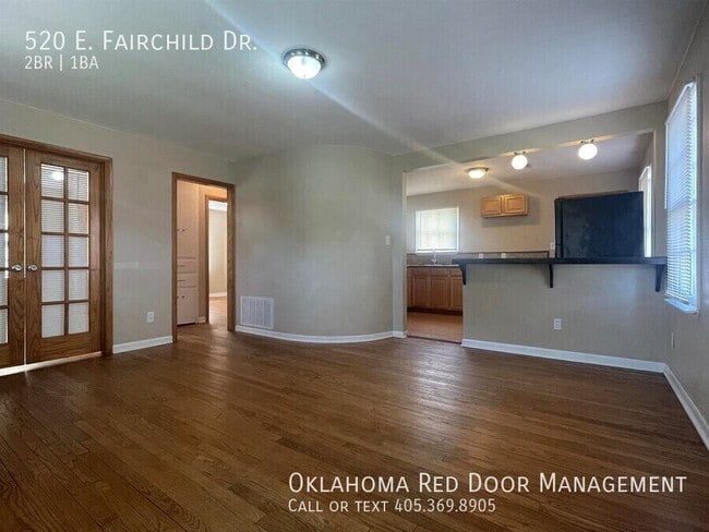 Photo - 520 E Fairchild Dr