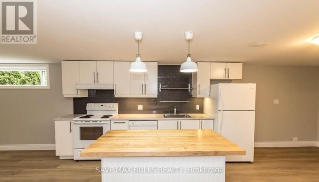 Photo - 371 Meadowbrook Dr