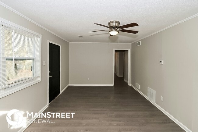 Photo - 1058 Avon Rd