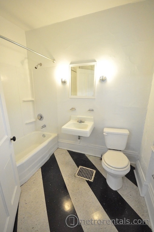 Bath - 2185 Summit St Unit C