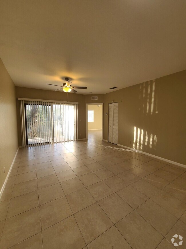 Building Photo - 1169 Golden Lakes Blvd Unit 1121 Rental