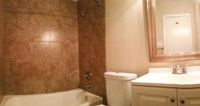 Tile tub surrounds
