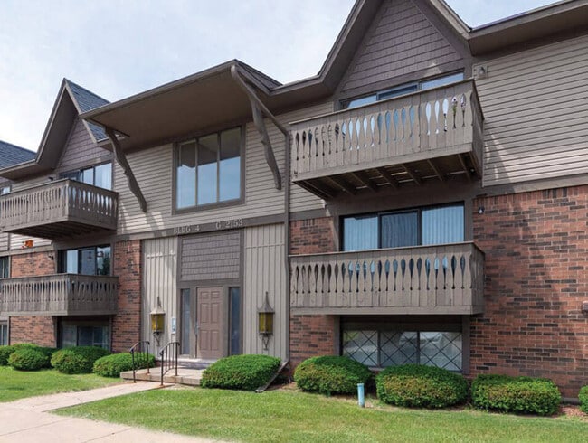Welcome to Fox Hill Glens Apartments & Townhomes!