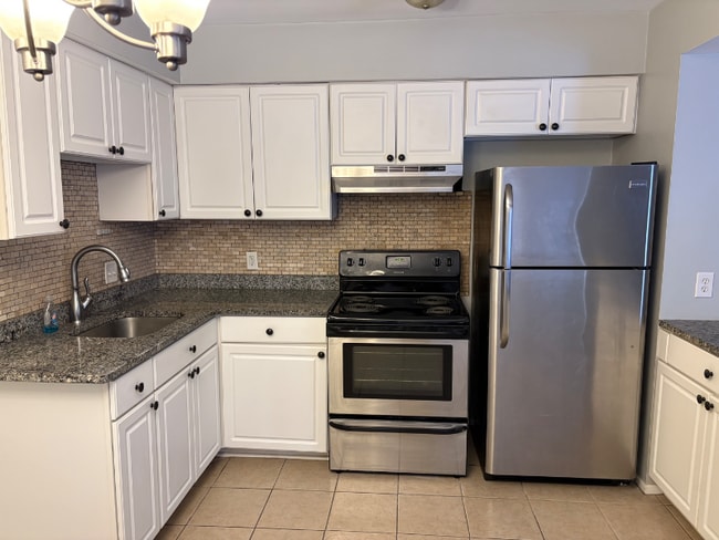 Photo - 19815 E 14 Mile Rd Unidad 19817