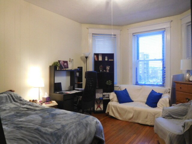 Photo - 217 Kelton St