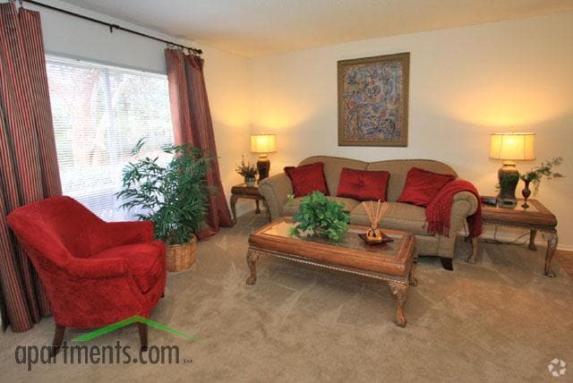 Sala de estar - Dwell at Greenridge Apartments