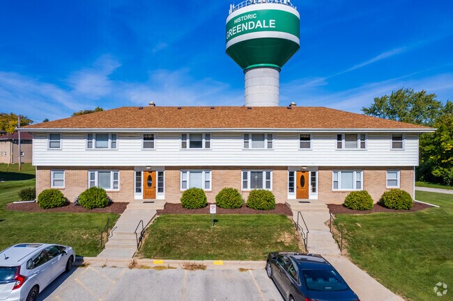 Photo - 7185-7195 Euston St