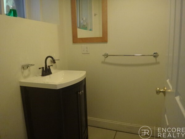Photo - 147 Marcella St Unit 3