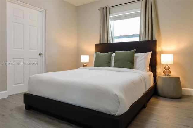 Photo - 2761 SW 33rd Ave Unit 1