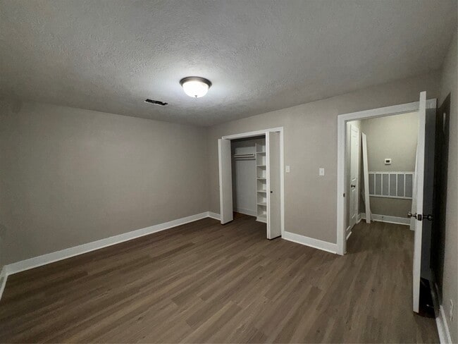 Photo - 906 Llano St