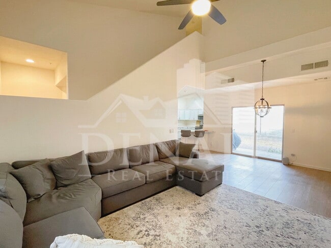 Photo - 8144 W Beck Ln