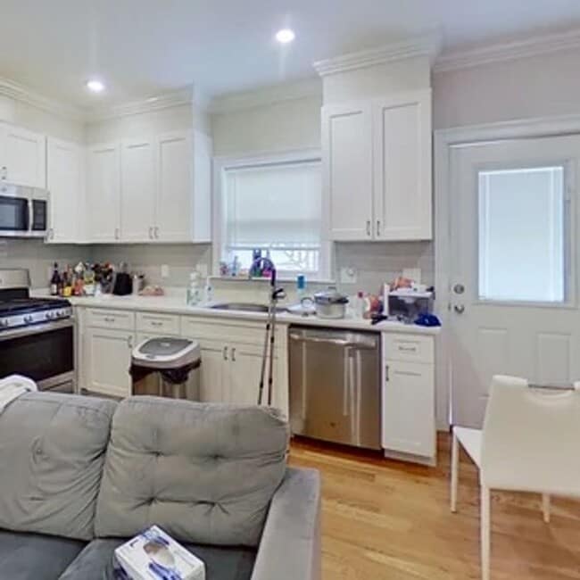Photo - Allston 3 Bed / 2 Bath – W/D in Unit – 950 Sq Ft – 9/1