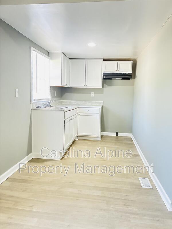 Photo - 618 Gardner St