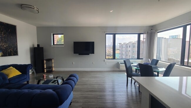 Photo - 5711 Washington St Unit 301