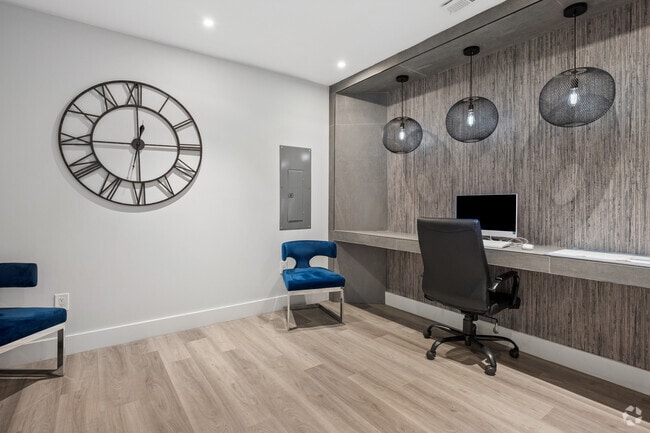 Business Center - The Oaks at Anderson Apartments