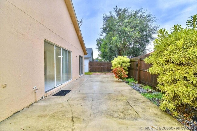 Photo - 1456 Waterway Cove Dr