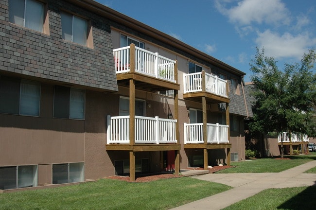 Riverbend - Newly Renovated! Call today!