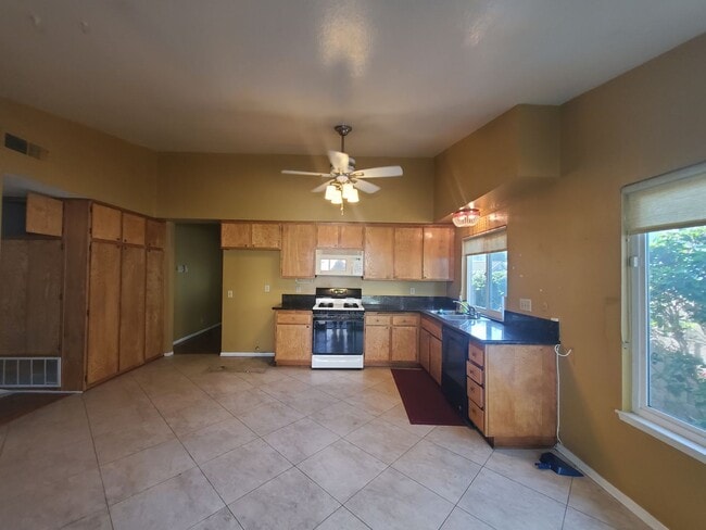 Photo - Single Family and Single Story Beautiful H...