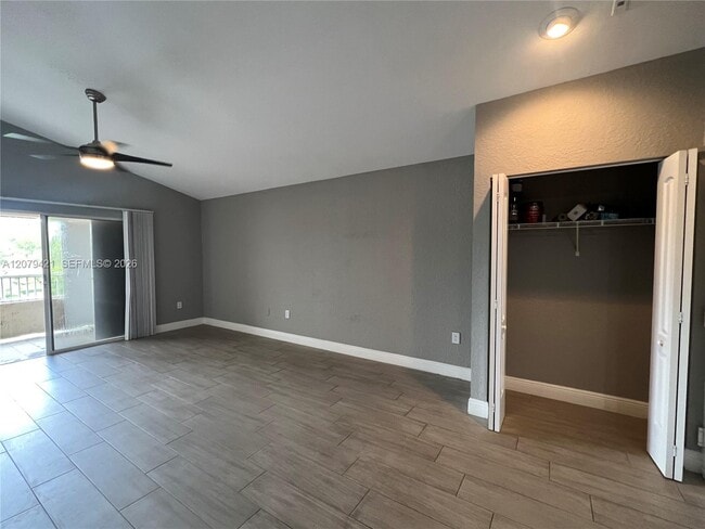 Photo - 2881 N Oakland Forest Dr Unit 311