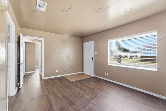 Photo - 3130 S Llewellyn Ave