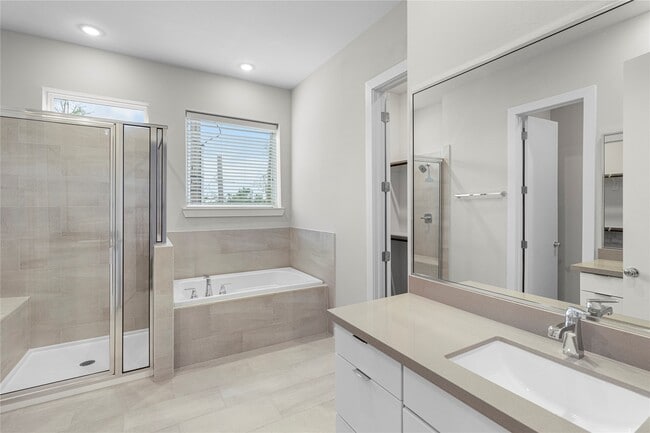 Building Photo - 602 Thornton Oaks Ln