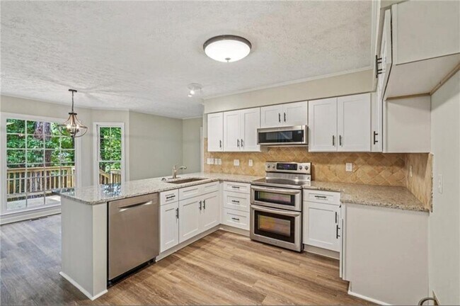 Photo - 141 Patterson Rd SW